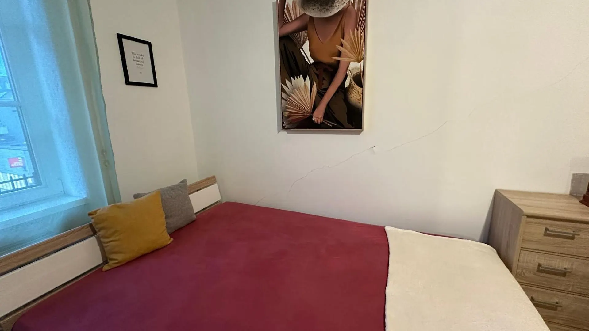 Colorful Room City Apartment Salzburg